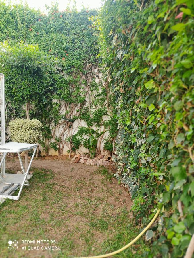 Etage De Villa Avec Jardin, Pres De L'Aireport Et Parking Prive Ariana Exterior photo
