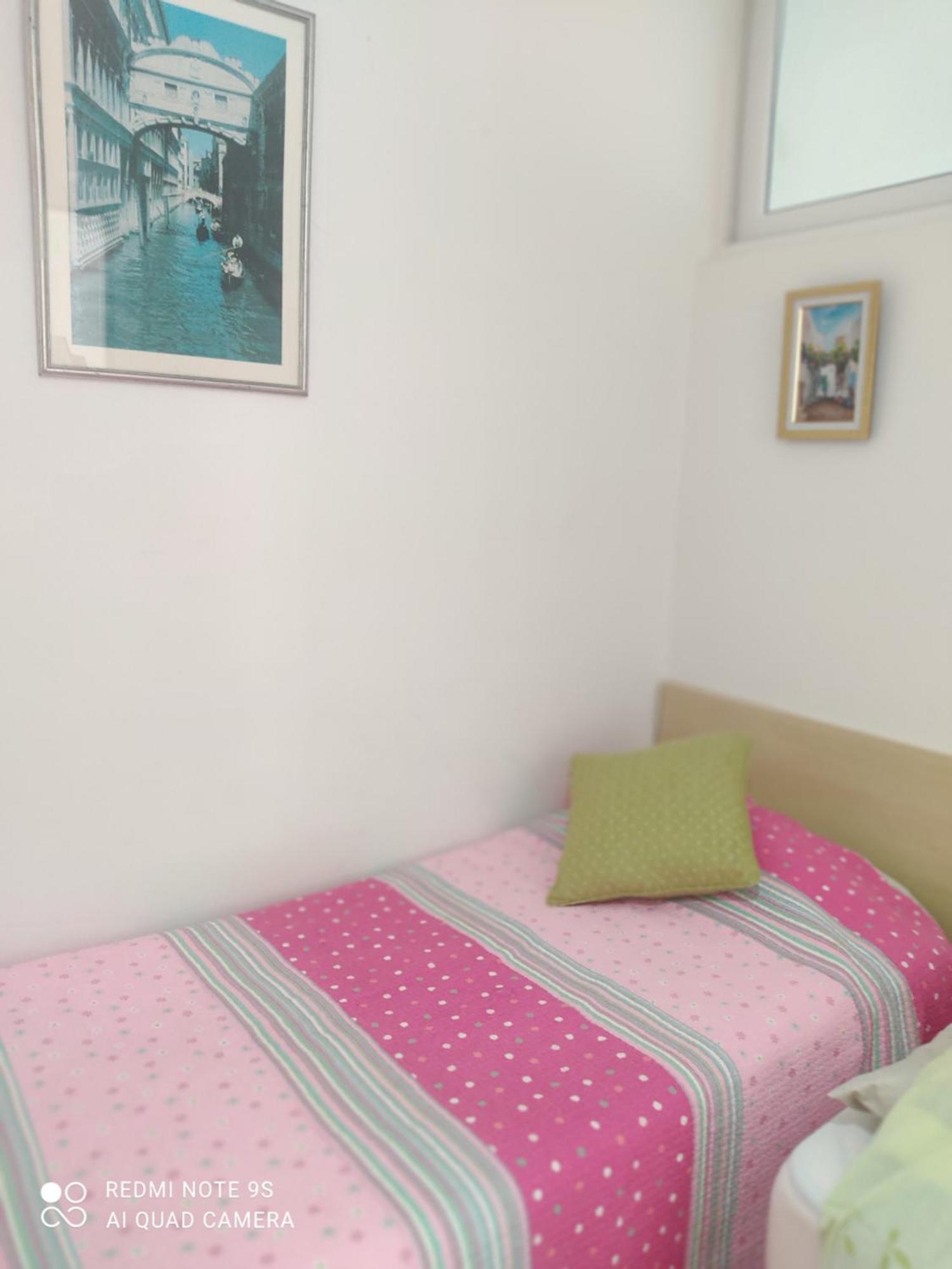 Etage De Villa Avec Jardin, Pres De L'Aireport Et Parking Prive Ariana Exterior photo